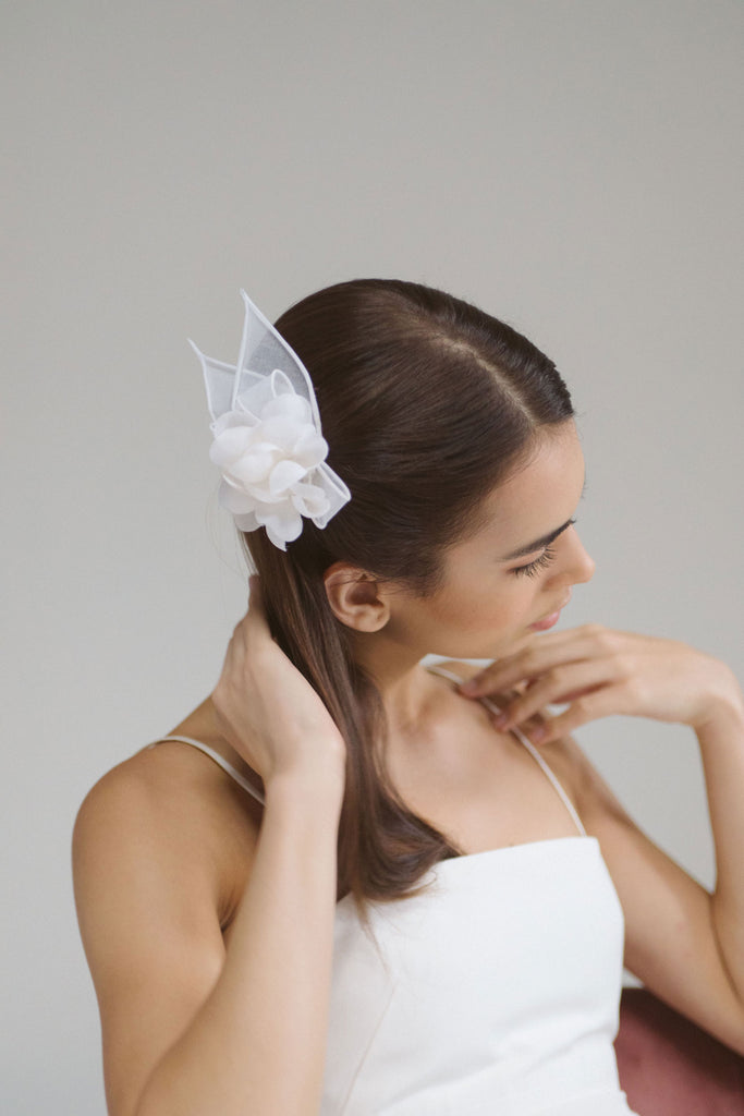 White Floral Headband Veil for Women and Girls Bridal Hair 